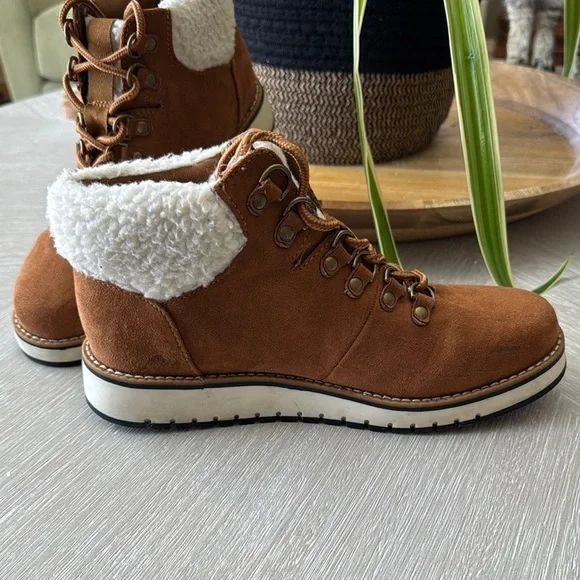 Sonoma Brown and White Lace Up Boots with Fluffy Lining - Picture 3 of 4